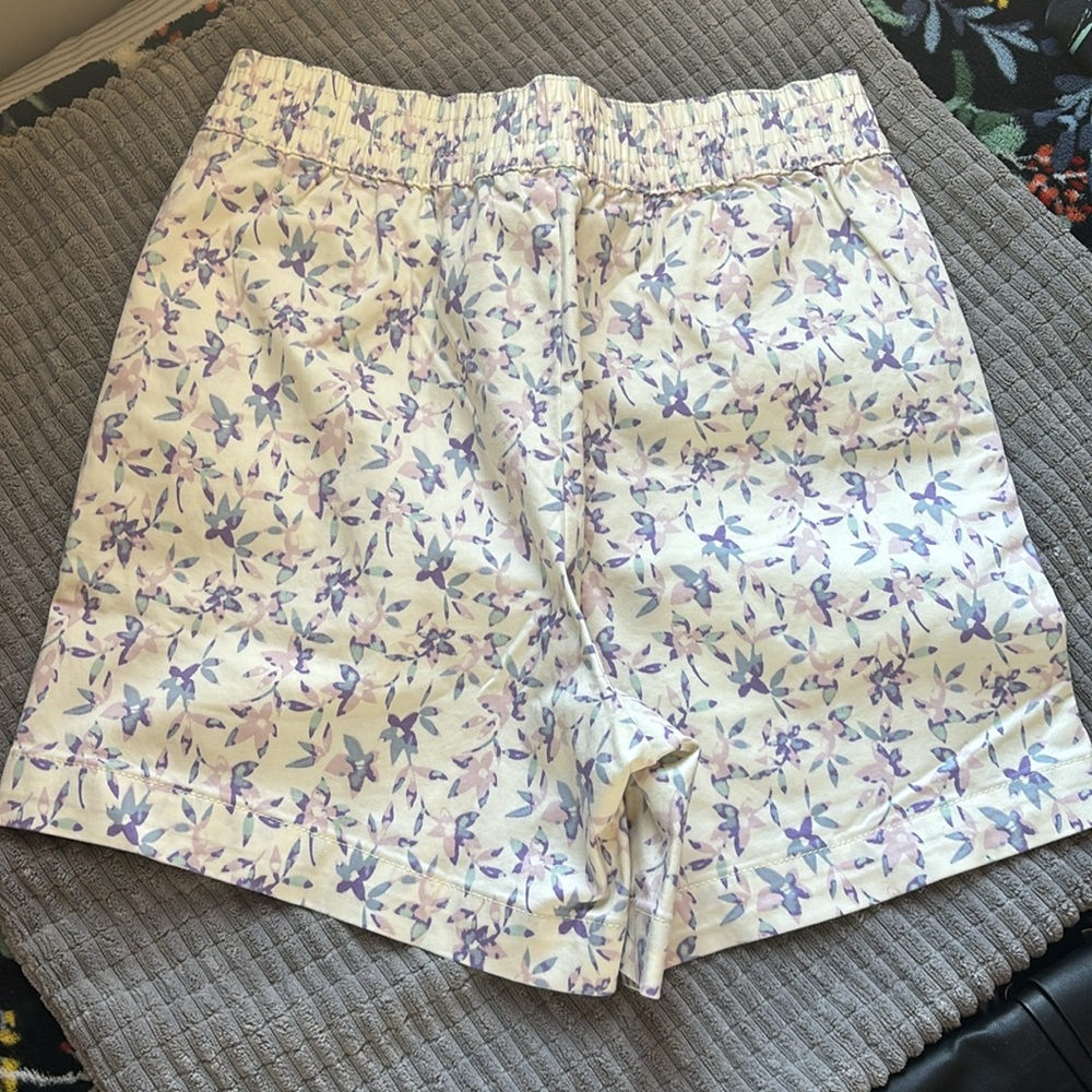 JACHS Girlfriend - Floral Shorts - Picture 5 of 8